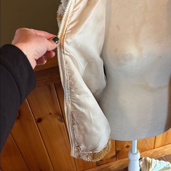 Betsey Johnson Cozy Tan and Cream Cow like print Sherpa Jacket - Picture 7 of 14